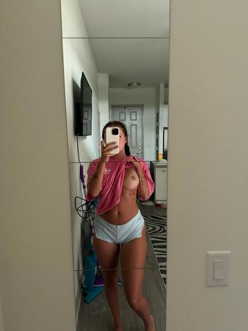 Heather , 26 Caucasian female escort, Greenbay