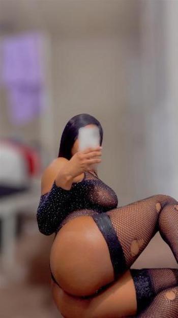 Rayven, 24  female escort, Green Bay