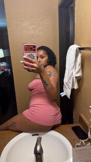 Rainbow , 20  female escort, Green Bay