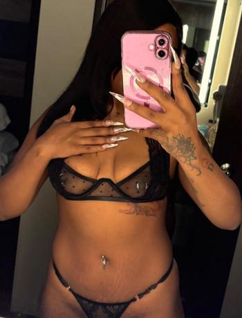 Lucky  , 25  female escort, Green Bay